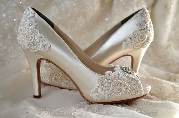 tips-for-picking-the-perfect-wedding-shoes