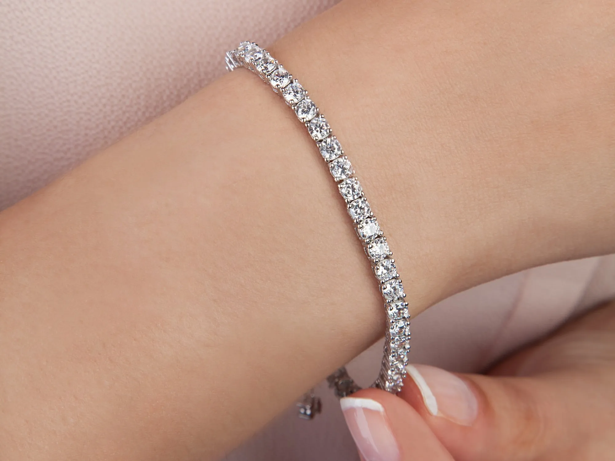 Most Common Settings And Design For Diamond Bracelets